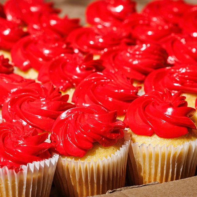 🍰 Les petits gâteaux, star incontestée de la fête du Canada à Montréal! 🇨🇦

***

🍰…